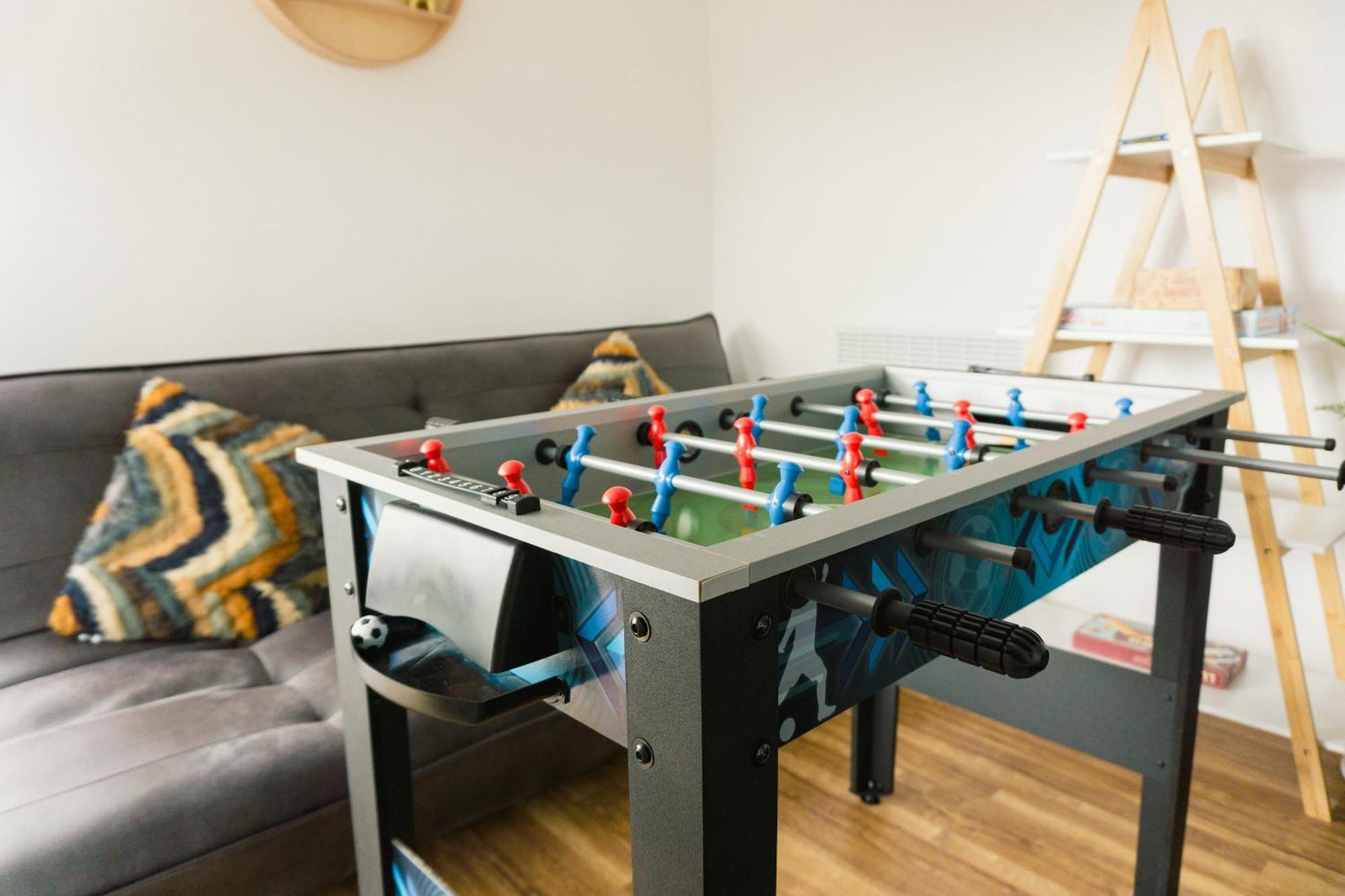 Manchester'S Luxurious 2-Bed Haven With Balcony - Canal Views & Proximity To Manchester United المظهر الخارجي الصورة