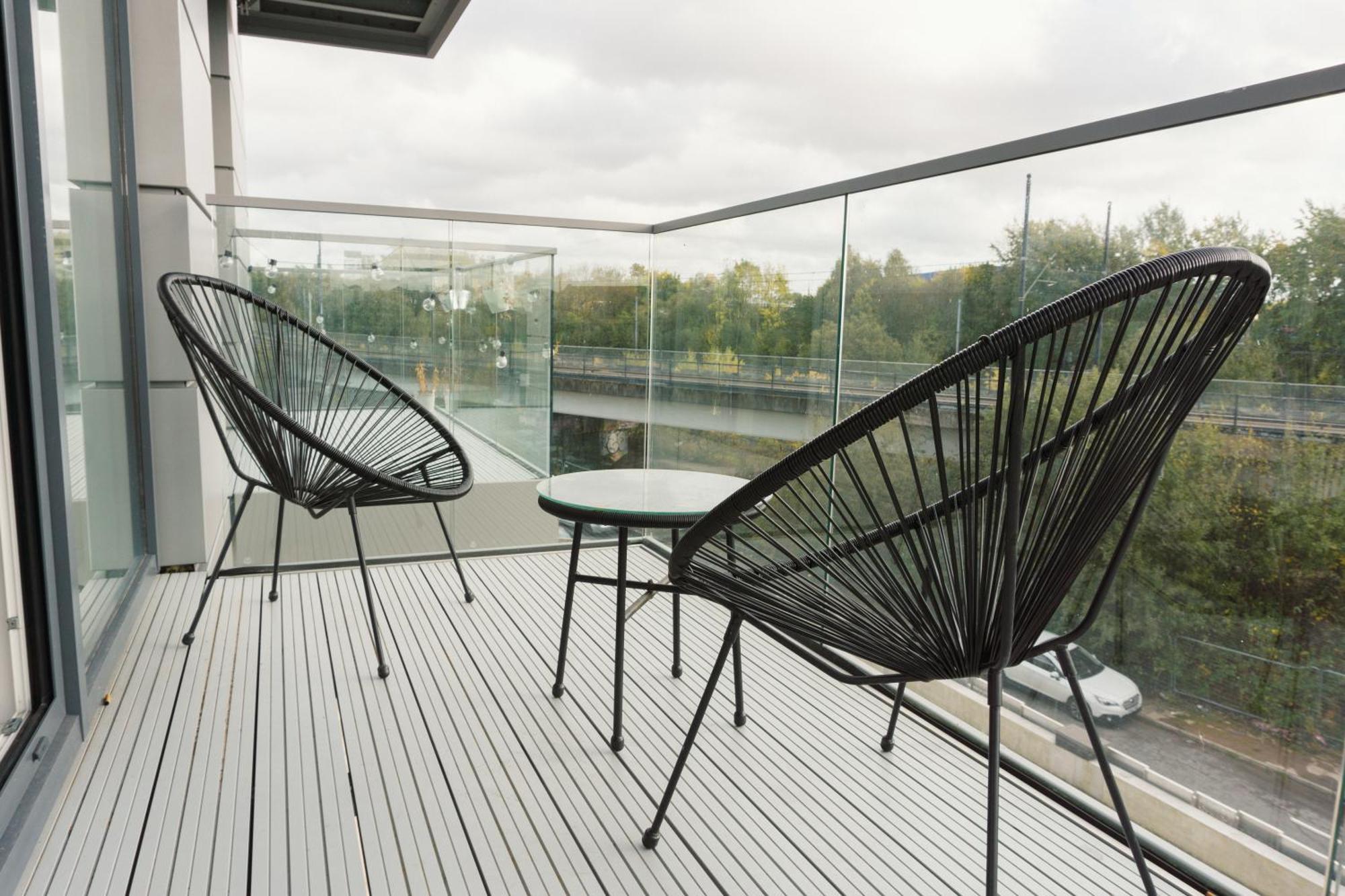 Manchester'S Luxurious 2-Bed Haven With Balcony - Canal Views & Proximity To Manchester United المظهر الخارجي الصورة